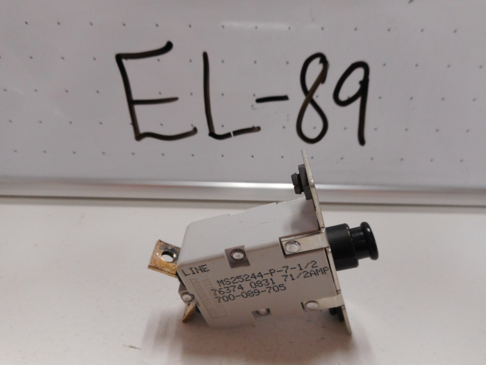 NOS MS25244-P-7 1/2 MIL-SPEC CIRCUIT BREAKER
