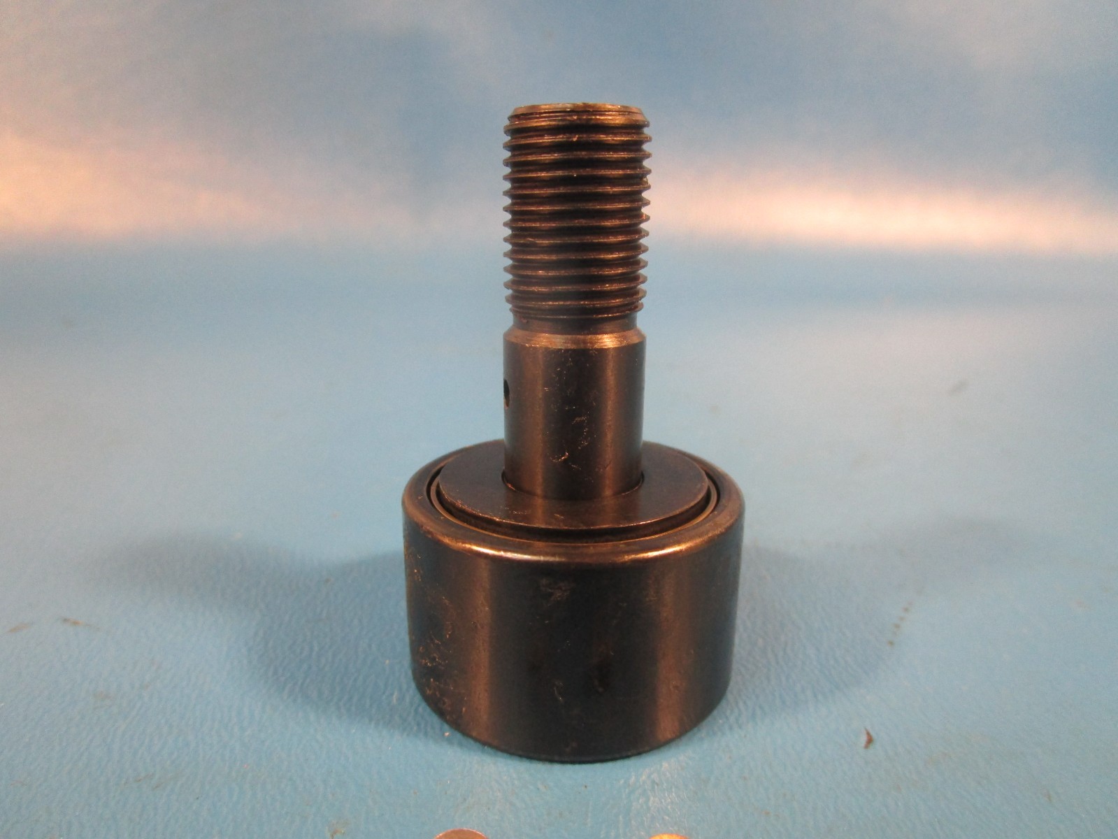 McGill CF 1 1/4 S, Cam Follower, Cylindrical Steel, 1 1/4 in, 32mm, Lubri-Disc