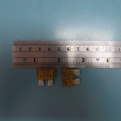 LITTLEFUSE 0257005.PXOCR Qty of 100 per Lot 5 A AC 32 V DC Fuse Automotive Re