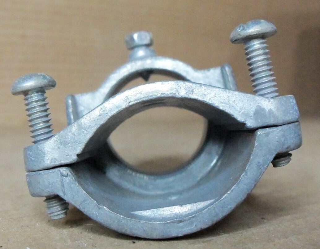 LOT OF 13 ARLINGTON 8630 1″ EMT TO FLEX ZINC DIE CAST COUPLING AK