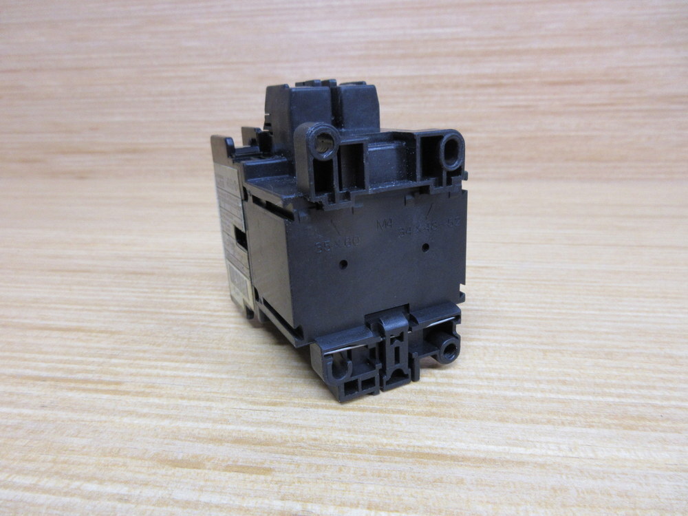 Fuji Electric SC-05 Contactor 4NC0G0 200-220 Coil