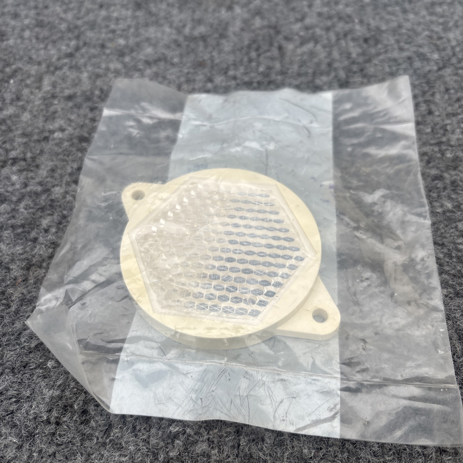 BALLUFF DLM R2-F346 Reflector White DLM R2-F346 New Other