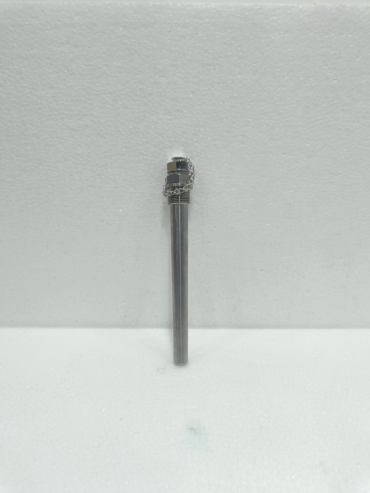 STAINLESS STEEL THERMOWELL WITH THREADED CONNECTION AND PROTECTIVE CAP – 1/2 NPT