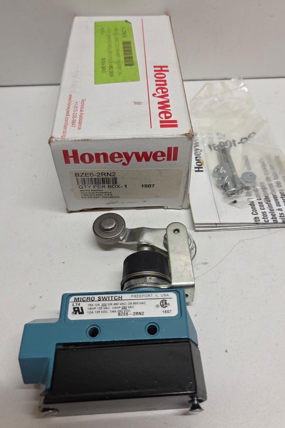 NEW IN BOX! HONEYWELL 15A 480V ADJUSTABLE ROLLER LIMIT SWITCH BZE6-2RN2