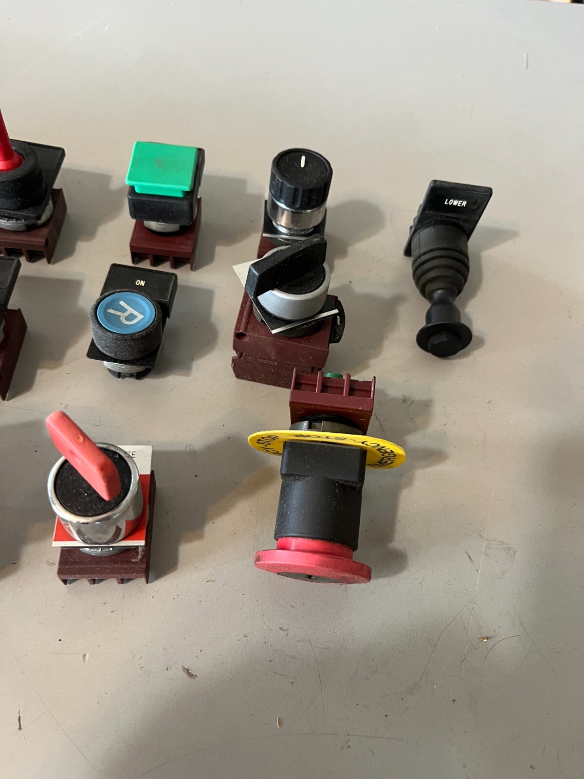Assorted Switches/Knobs, Electrical, 15 in Lot