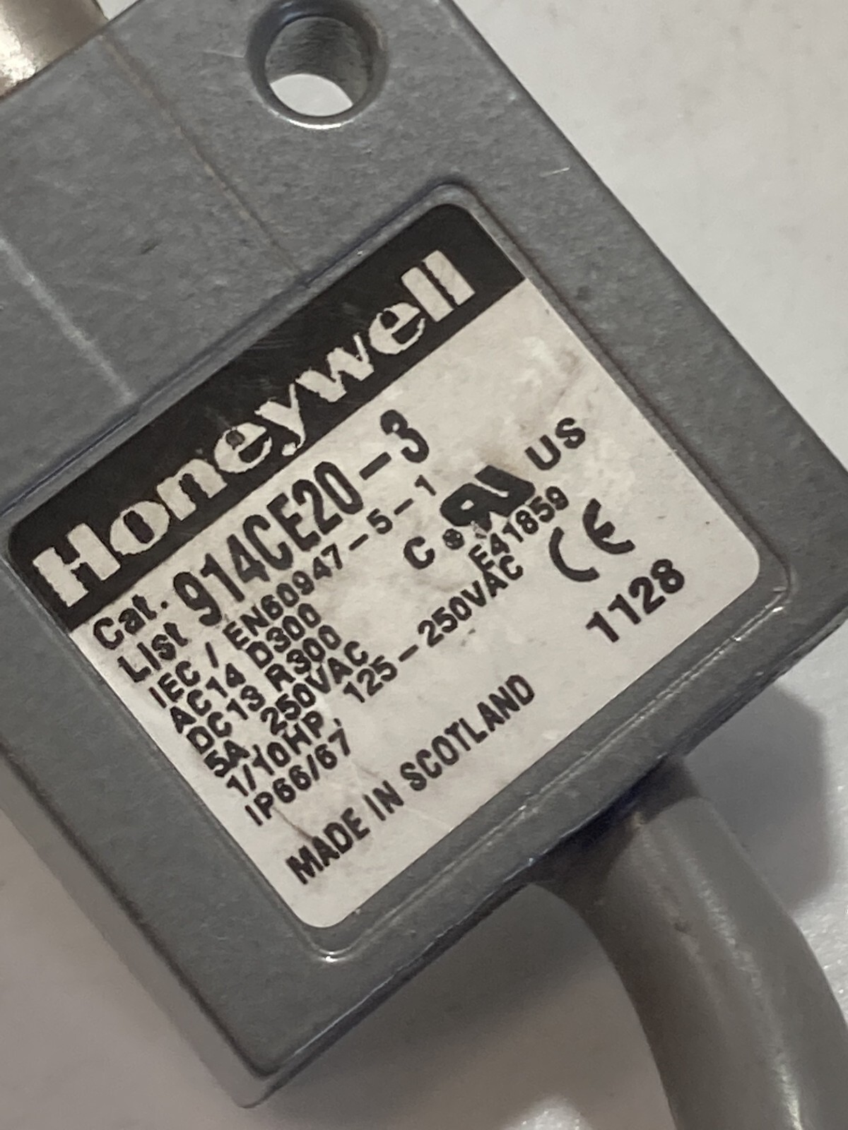 HONEYWELL 914CE20-3 LIMIT SWITCH WOBBLE STICK 5A 250VAC NNB
