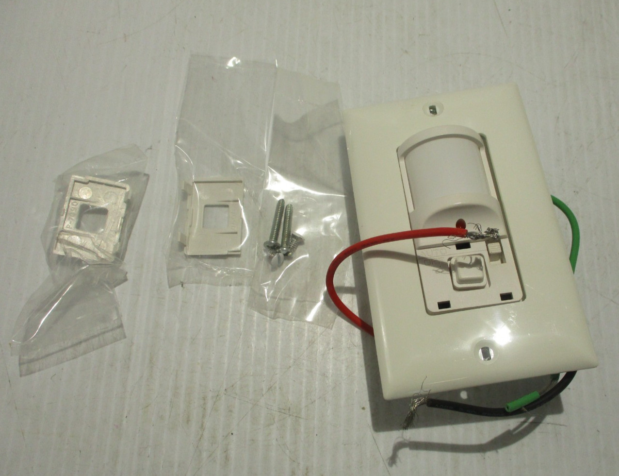 NEW HUBBELL ATP1277W TIMING WALL SWITCH SENSOR WHITE 1200 SQ FT 120/277V