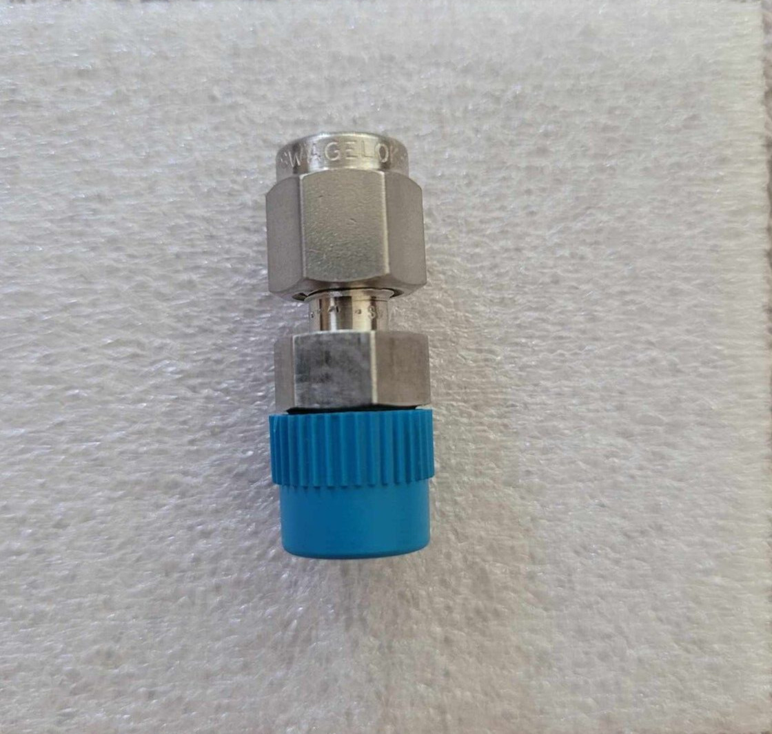 SS-200-1-2 SS-200-1-2SA SWAGELOK MALE SS CONNECTOR 1/8″ NEW BOX OF 14 PIECES