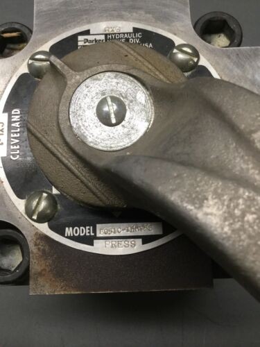 Parker 8051C-1 1/2HS52, Hydraulic Manual Directional Control Valvle (12L-3)