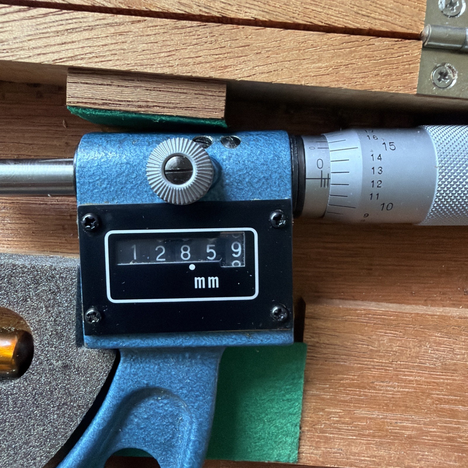 Mitutoyo 5-6” Digit Outside Micrometer 127-152.4mm .0001” w/ Case Vintage Tools