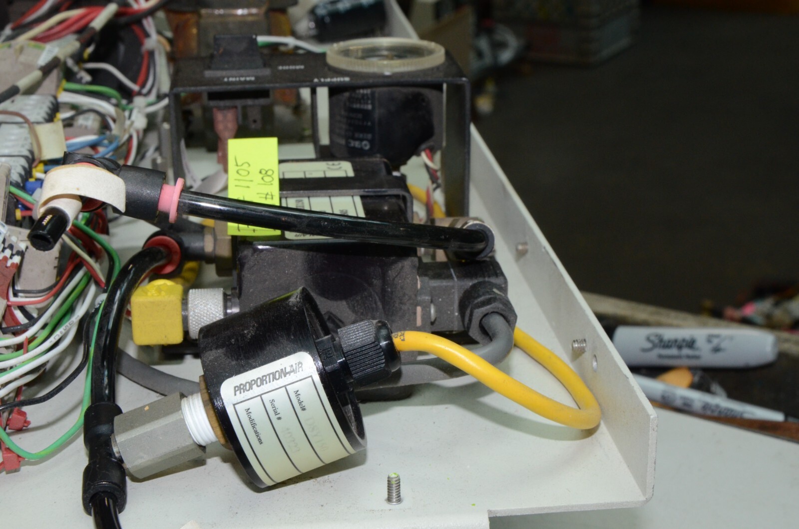 Proportion-Air QB2TFEE150 DSY-150 & SMC 150 psi Air Guage J973 Manipulator
