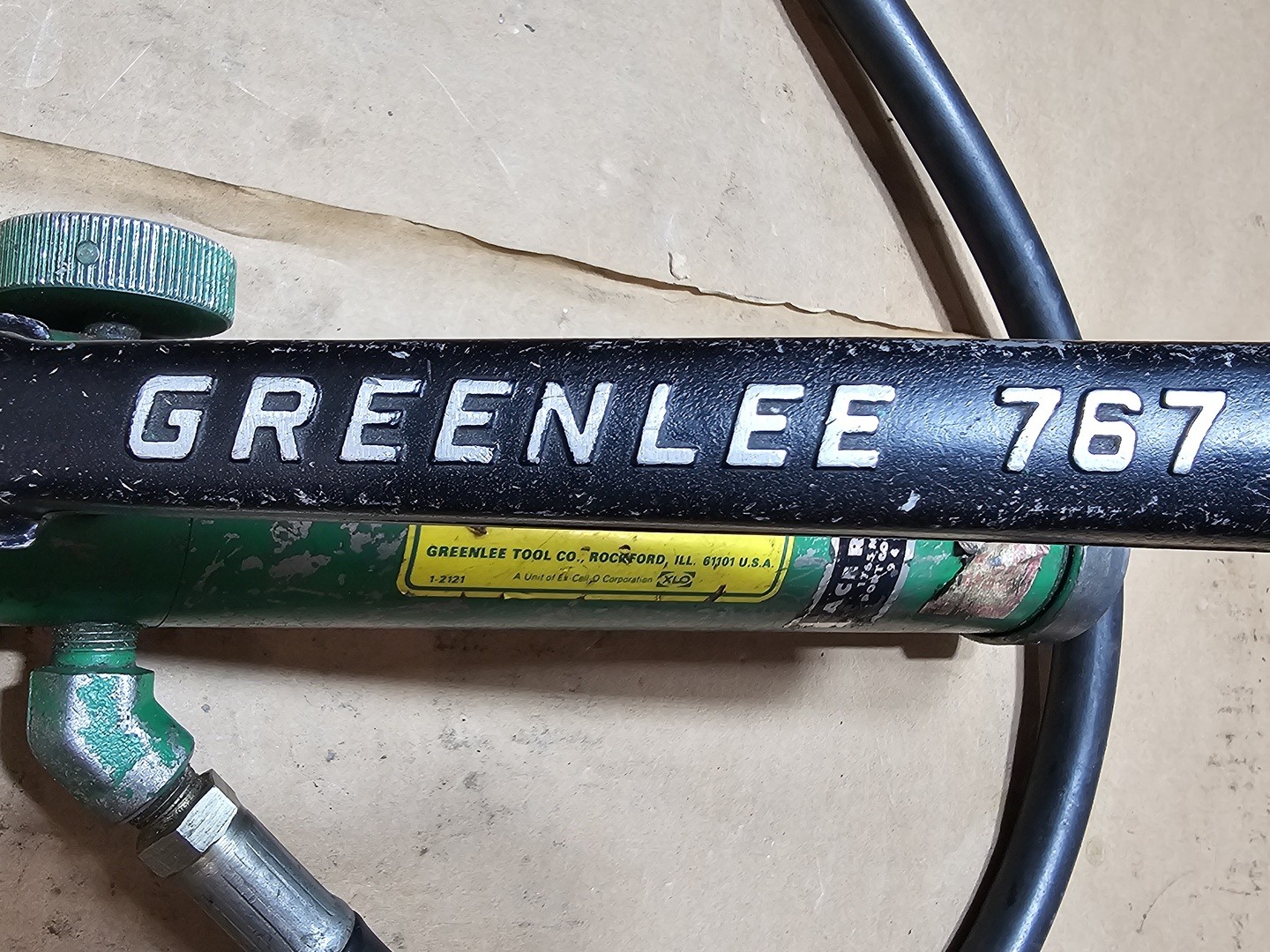 GREENLEE 7306 Hydraulic Knockout Punch Driver Set w/ 767 Hand Pump –