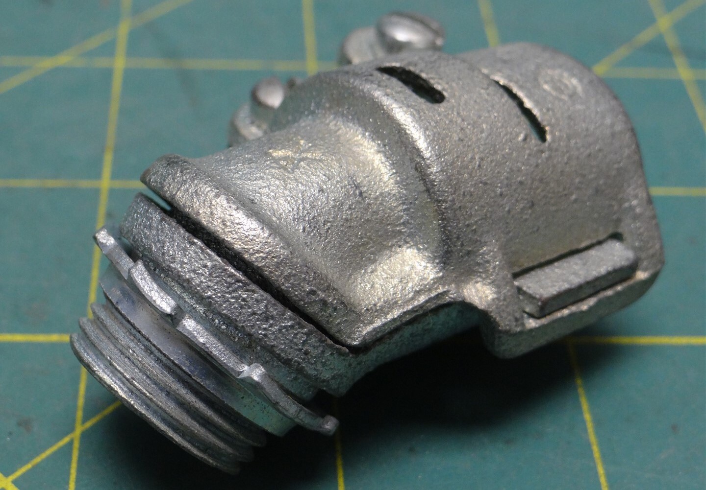 Thomas and Betts Electrical Box Connector P/N AA50552-00I-1-C-F-SZ0.500