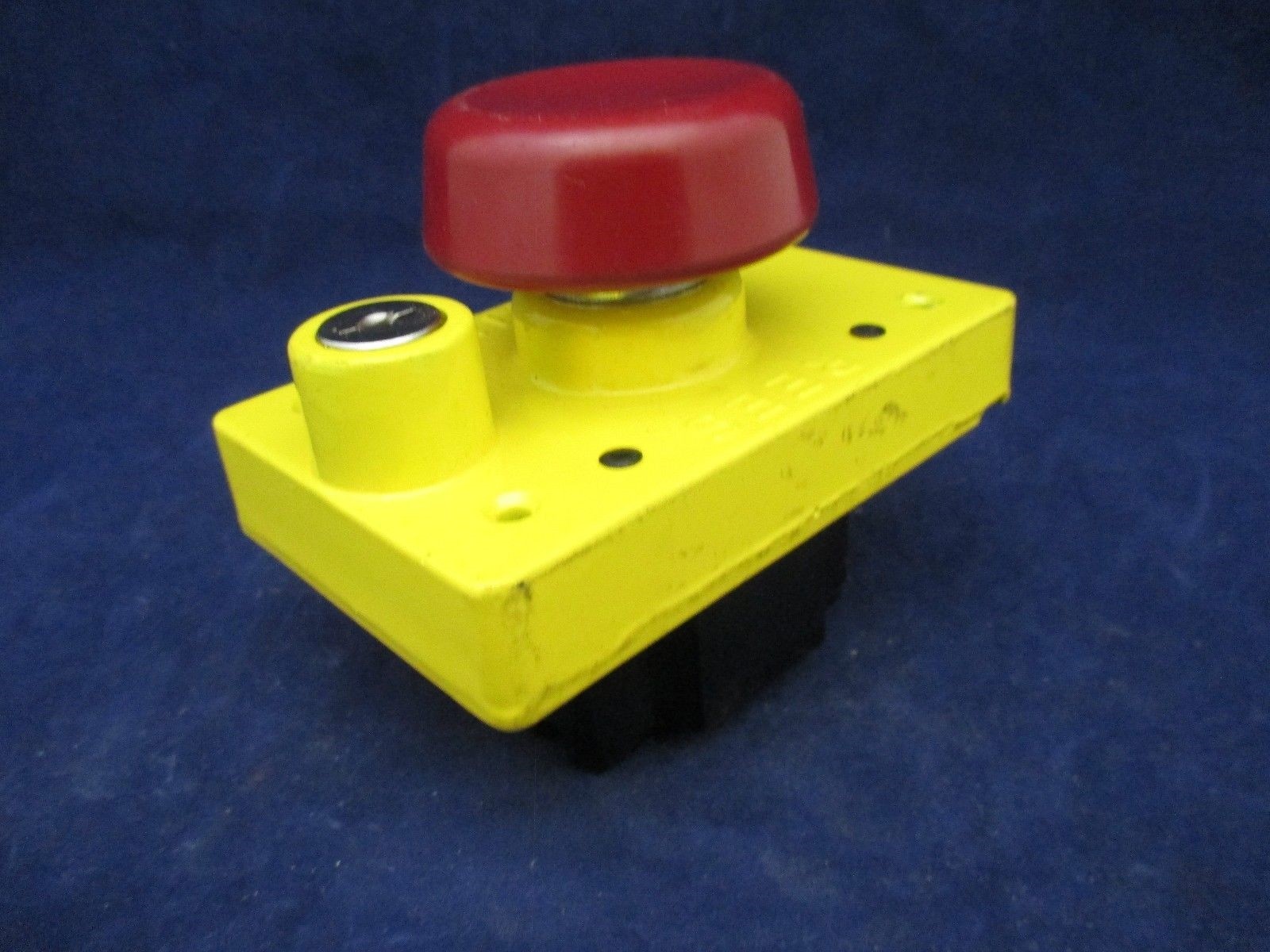 Rees 03855-022 Push Button no key
