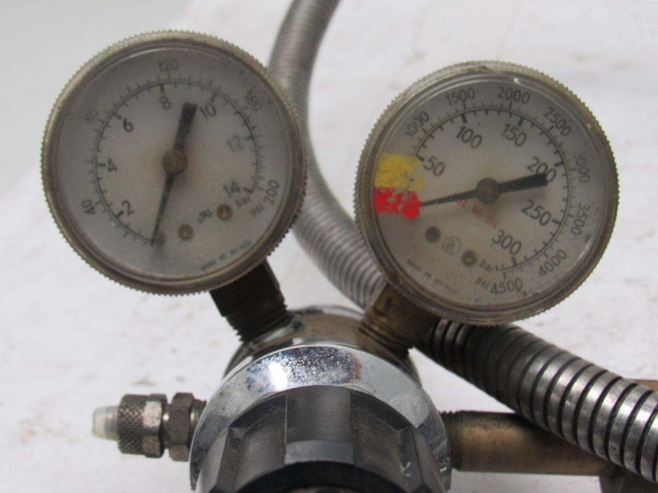 Concoa CGA 580 Inert Compressed Gas Regulator for Laser