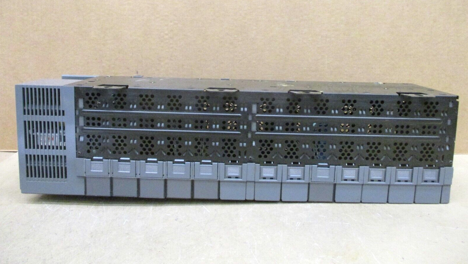 Allen-Bradley SLC 500 1746-P3 SLC 5/04 CPU 1747-L542 1747-DCM 1747-SDN 48691GN