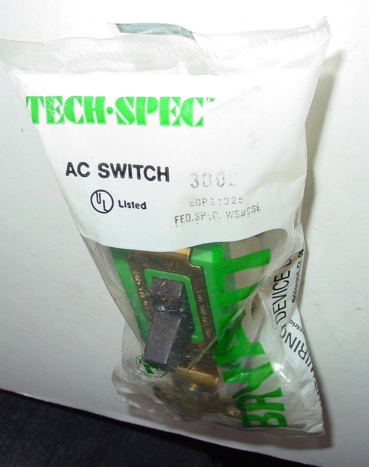 Bryant Toggle Switch Industrial Grade Green Moulded 30 Amp 120/277 USA NOS