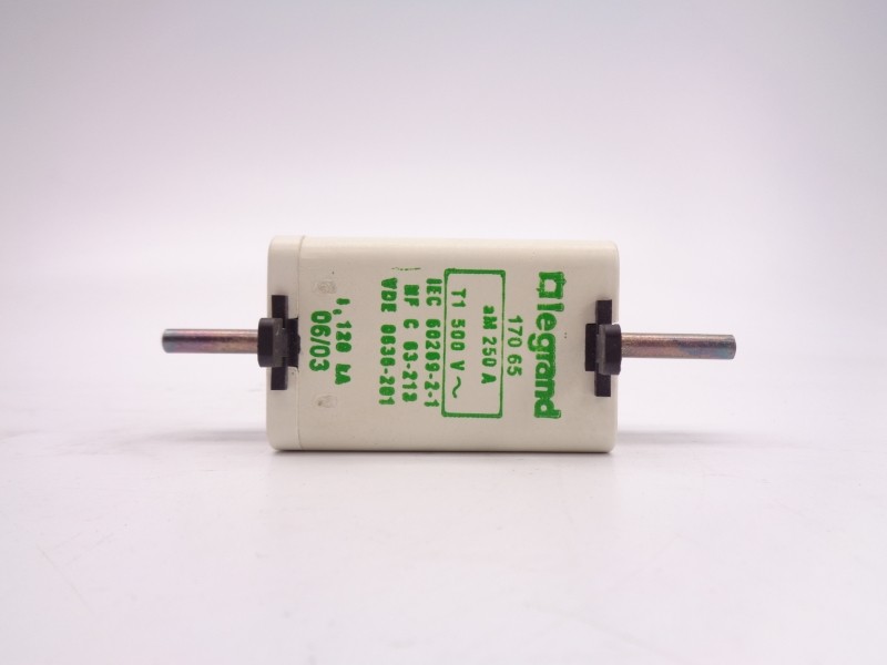 LEGRAND 17065 500V 250A (PKG OF 3) NSMP