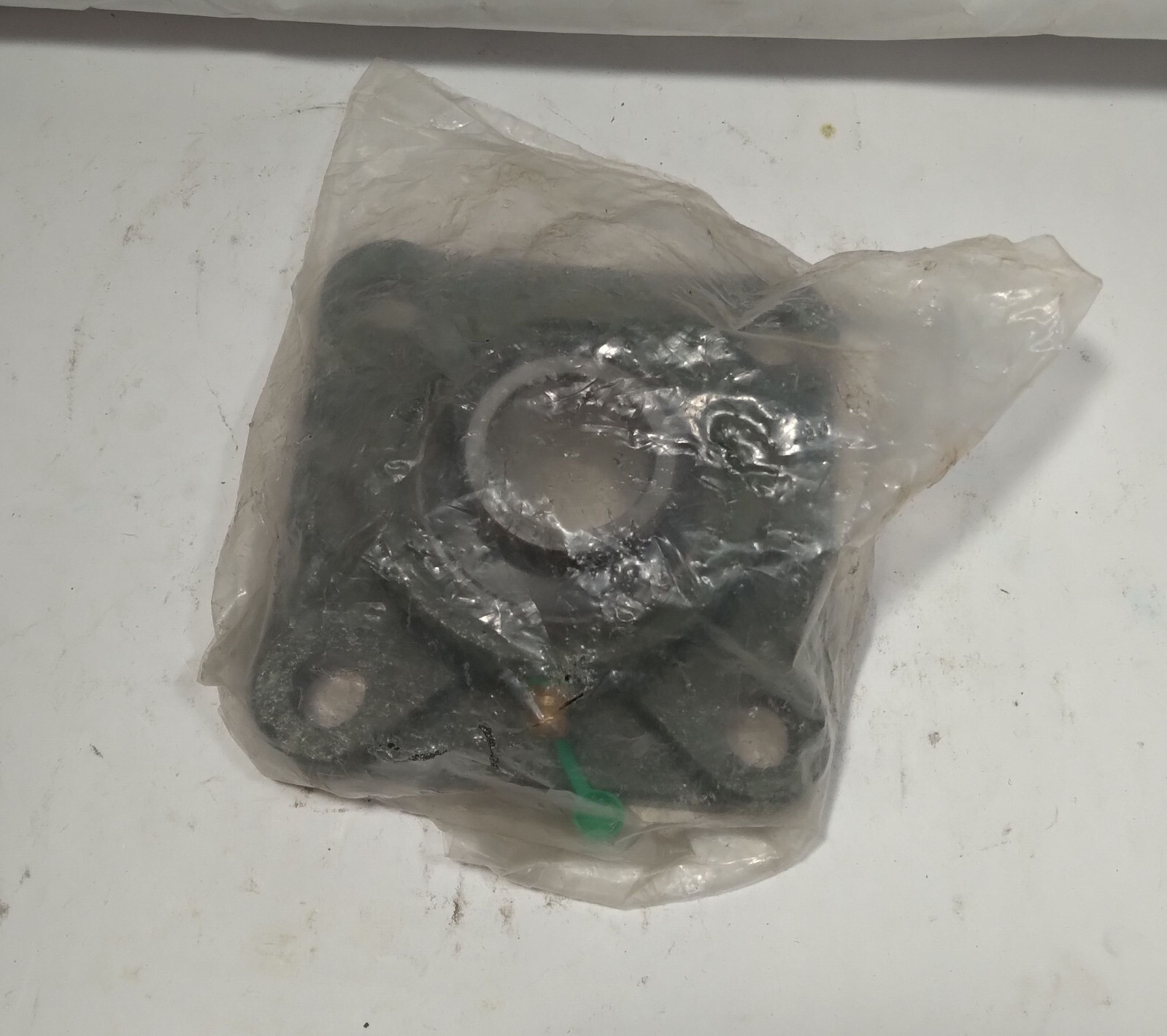 1 NEW PGN F205 4 BOLT FLANGE MOUNT BEARING NNB ***MAKE OFFER***