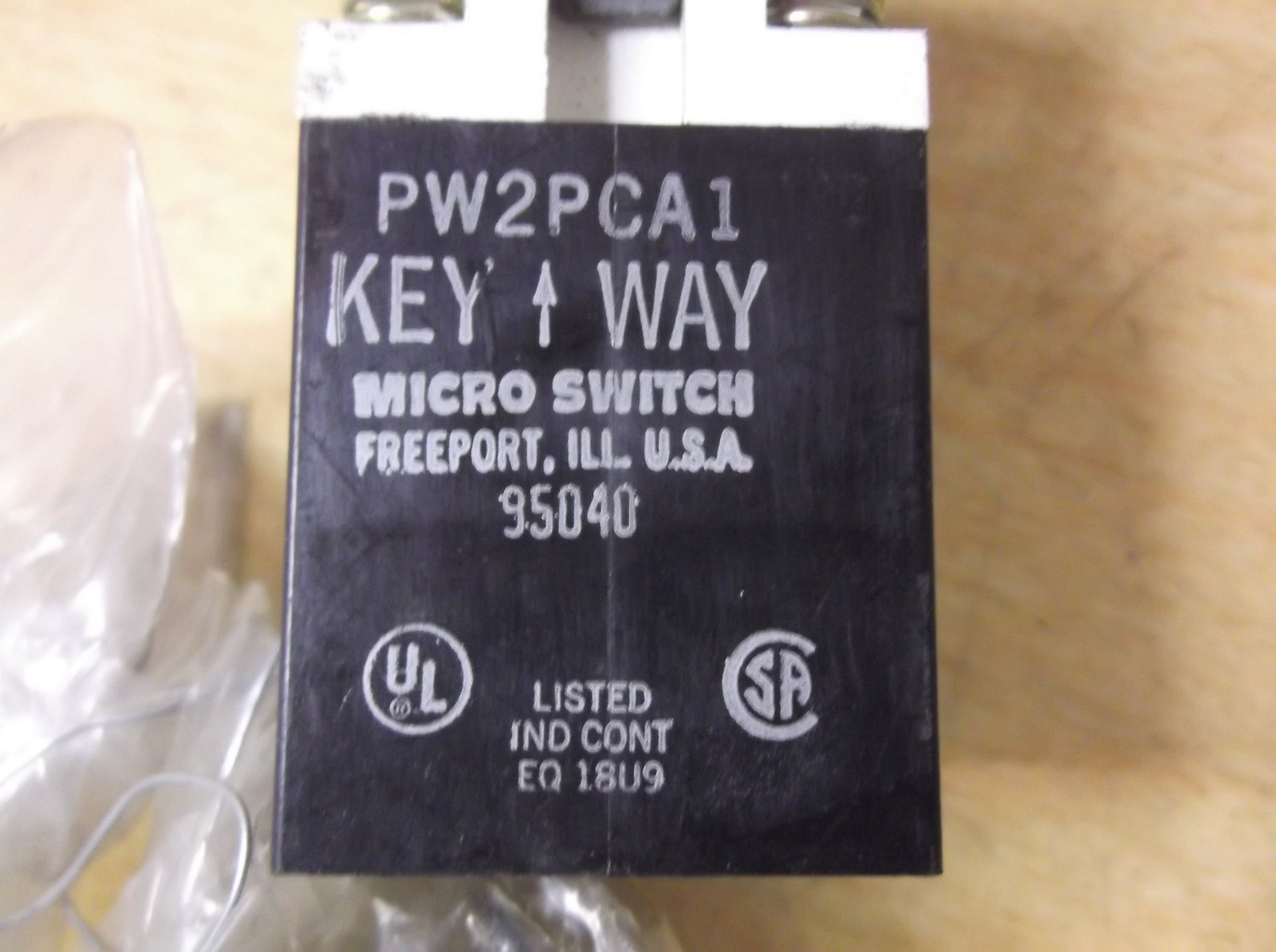 NEW Pushbutton Micro Operator Switch Clear Square Cap PW2PCA1 *FREE SHIPPING*