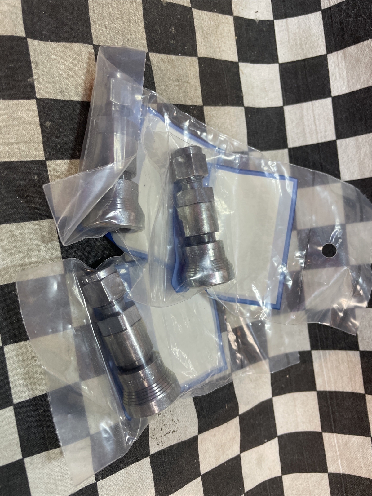 SWAGELOK B-QC4-B-400ZN, BQC4B400ZN, Quick Connect 1/4″ LOT OF 3 SHIPSAMEDAY#T18A