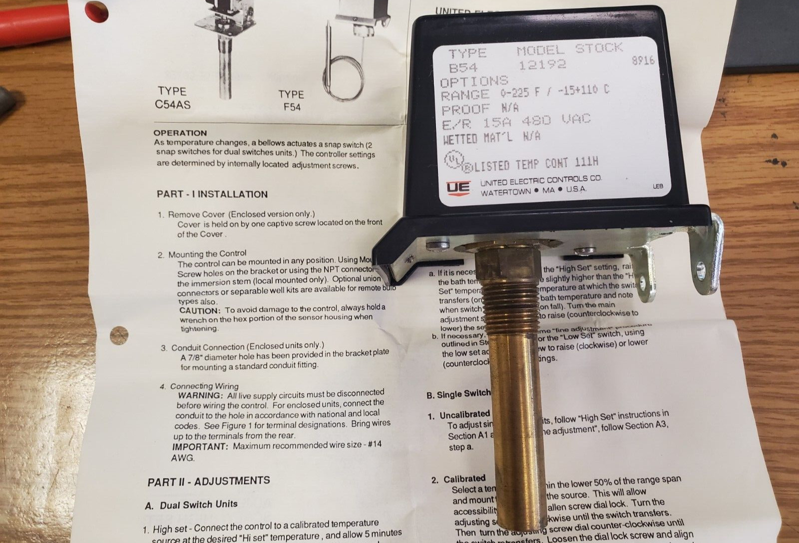 UNITED ELECTRIC B54 12192 9210 0-225 F 15+110 C Temperature SWITCH