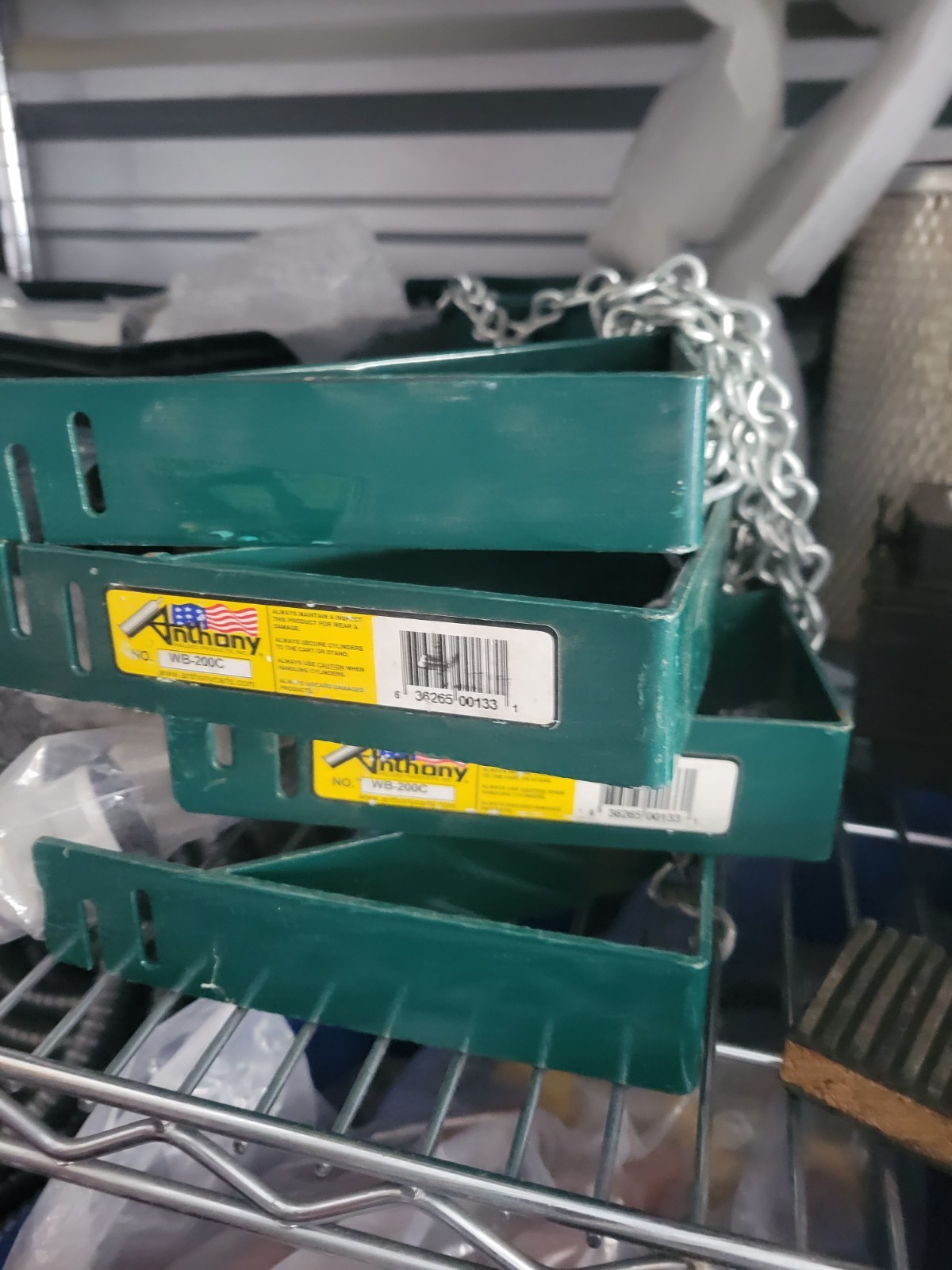Anthony WB200C Cylinder Bracket, Dual Chain, 7 In To 9-1/2 In Dia. Green