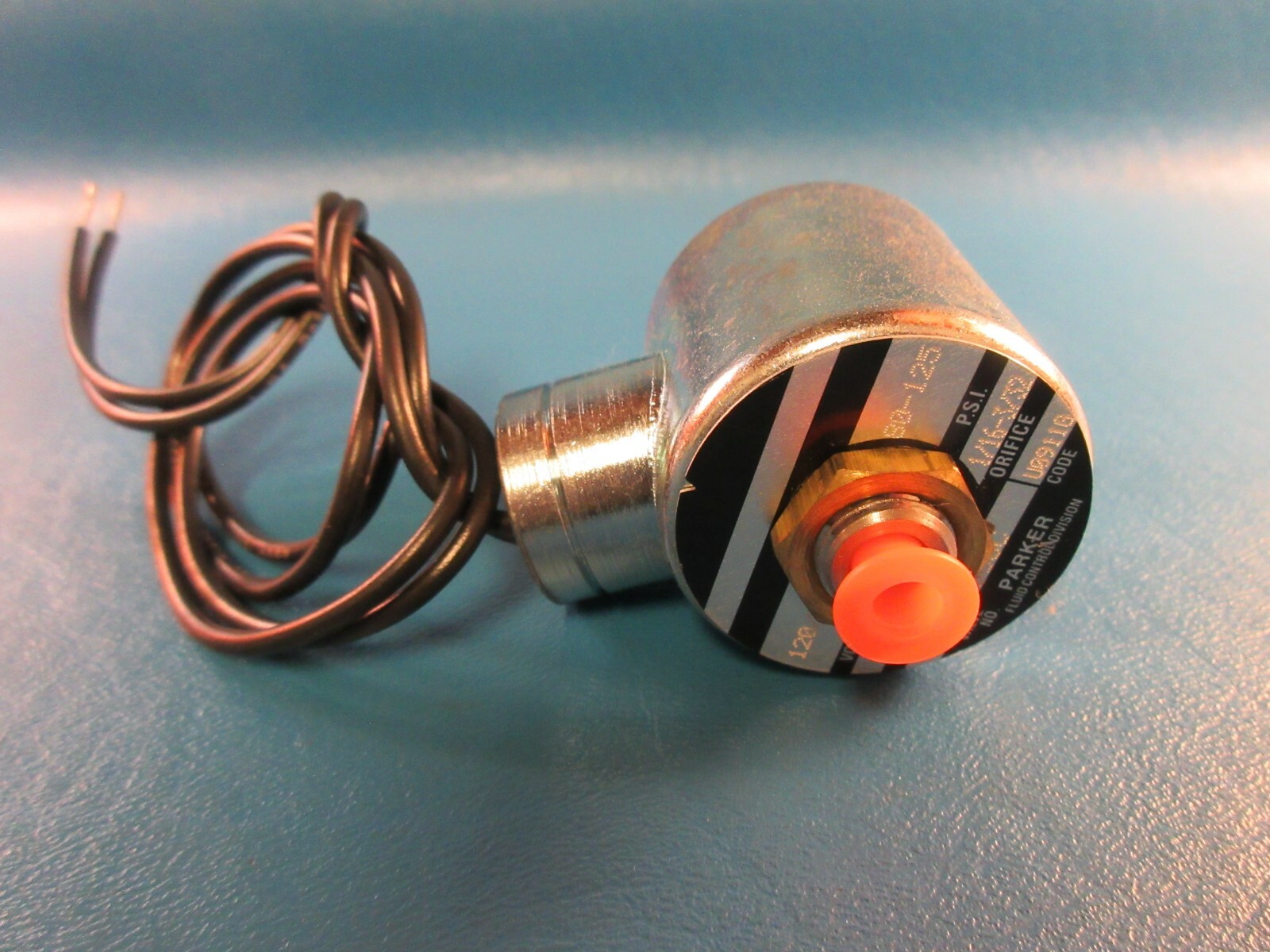 Parker Solenoid Valve PM3D5080C, 120V/60HZ, 11W, 80-125PSI, 1/16-3/32 ORIFICE