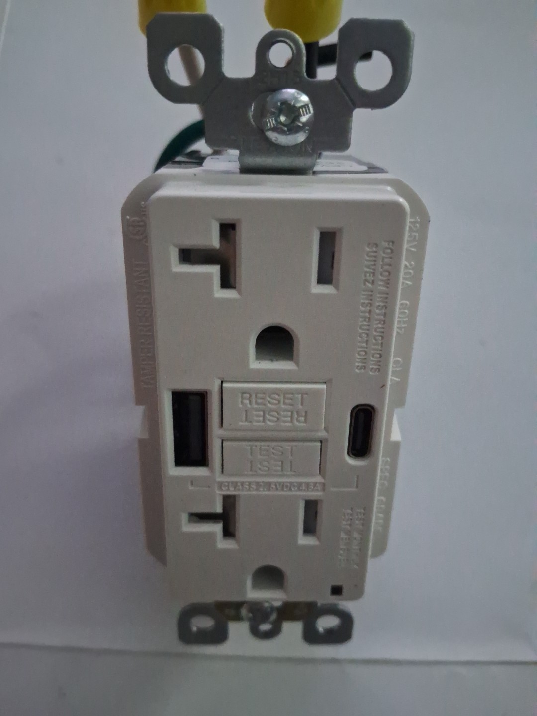Leviton GUAC2-W 20 Amp, 125 Volt, Tamper-Resistant GFCI Receptacle, White