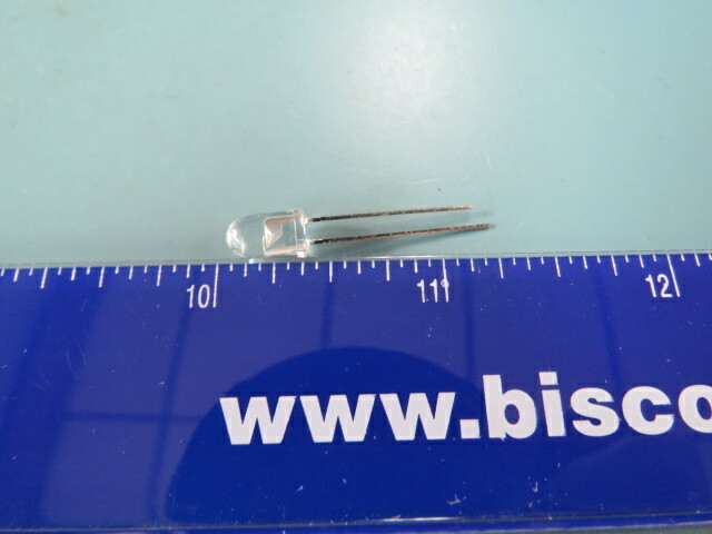 TOSHIBA TLYH156P Qty of 100 per Lot Yellow water clear round LED; 20 mA