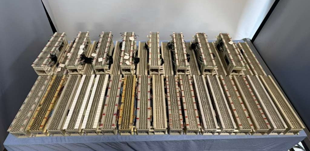 *LOT OF 42* The Siemon Company 50 Pair Punch Down Block Part S66M1