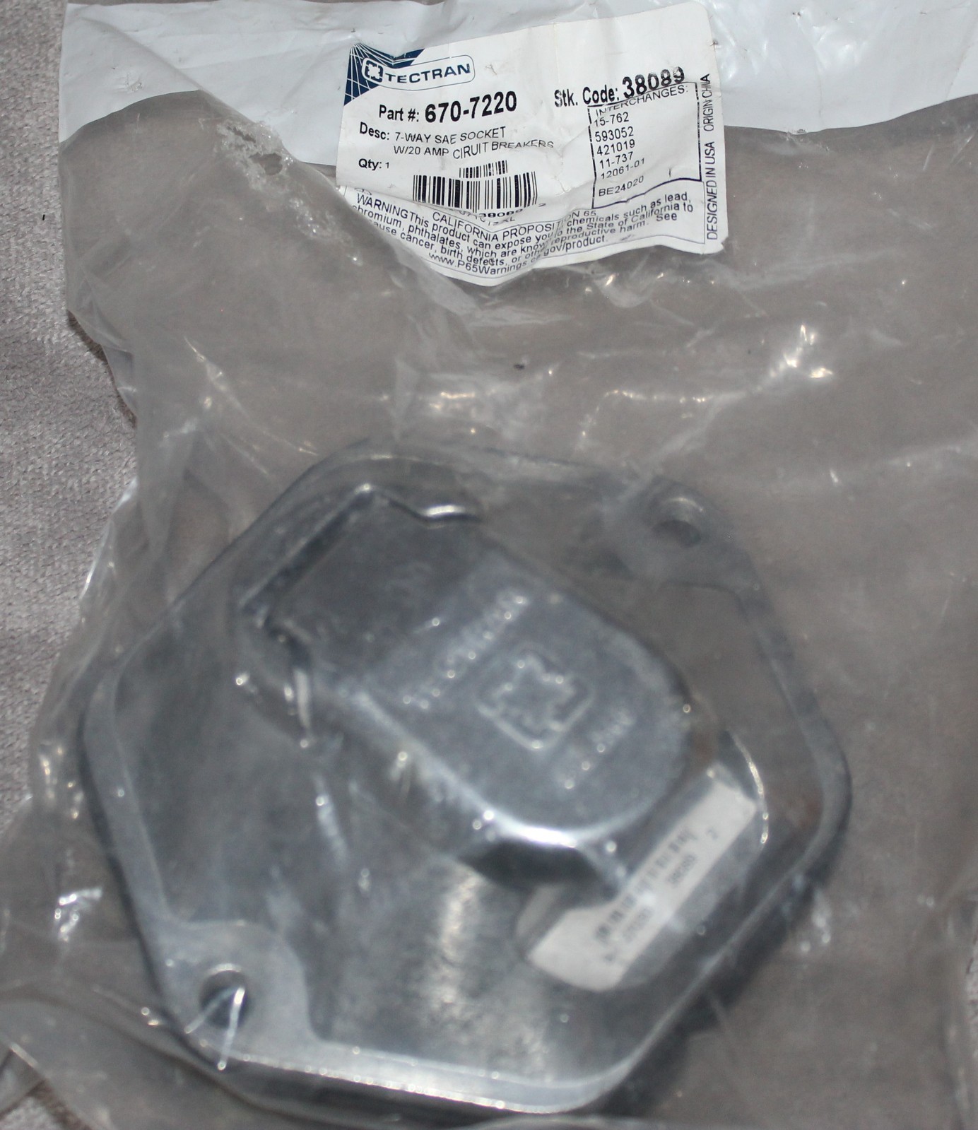 Tectran 670-7220 7 Way Socket + Circuit Breaker Split Pin 20A Trailer Receptacle