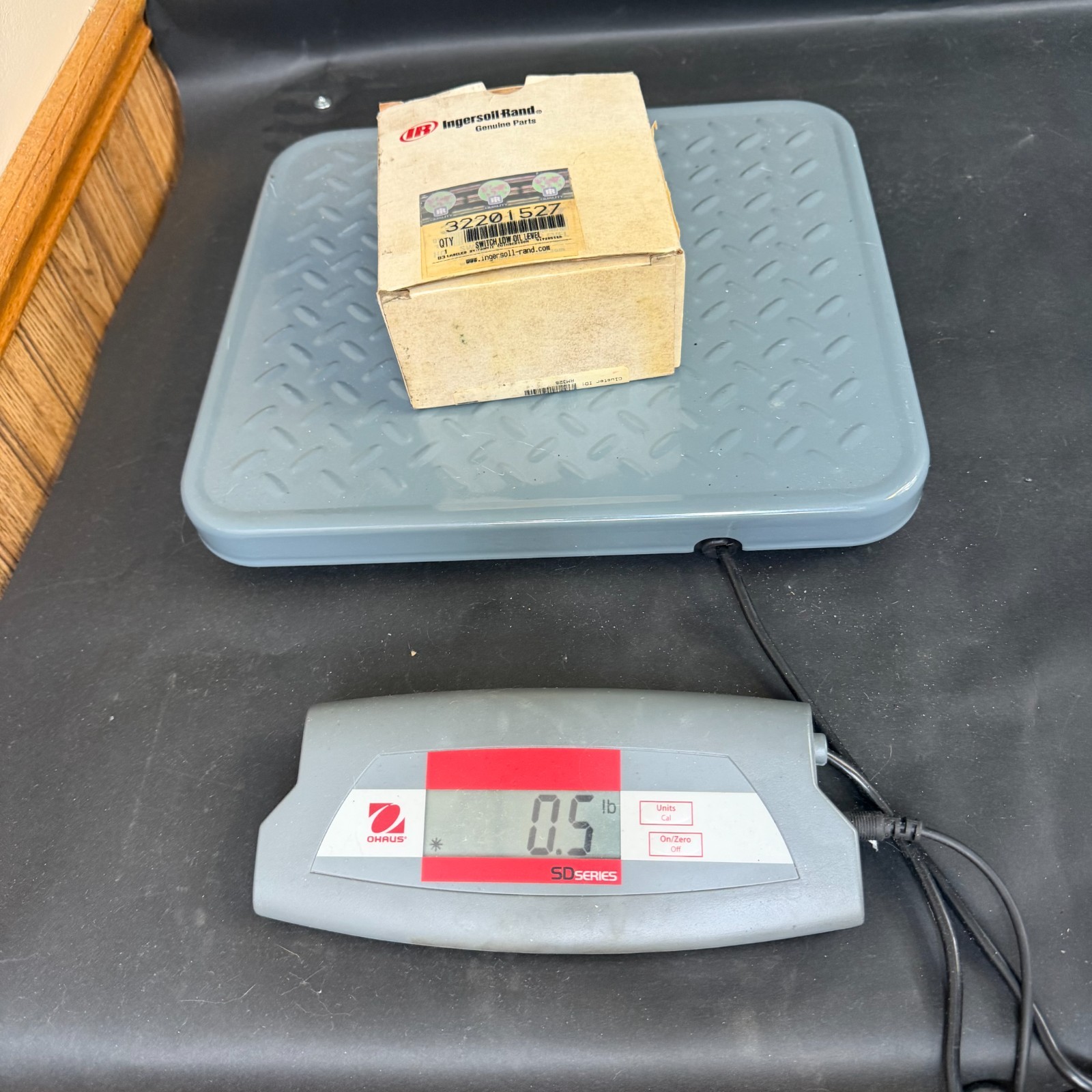 INGERSOLL-RAND 32201527 LOW OIL SWITCH ($125 OBO)