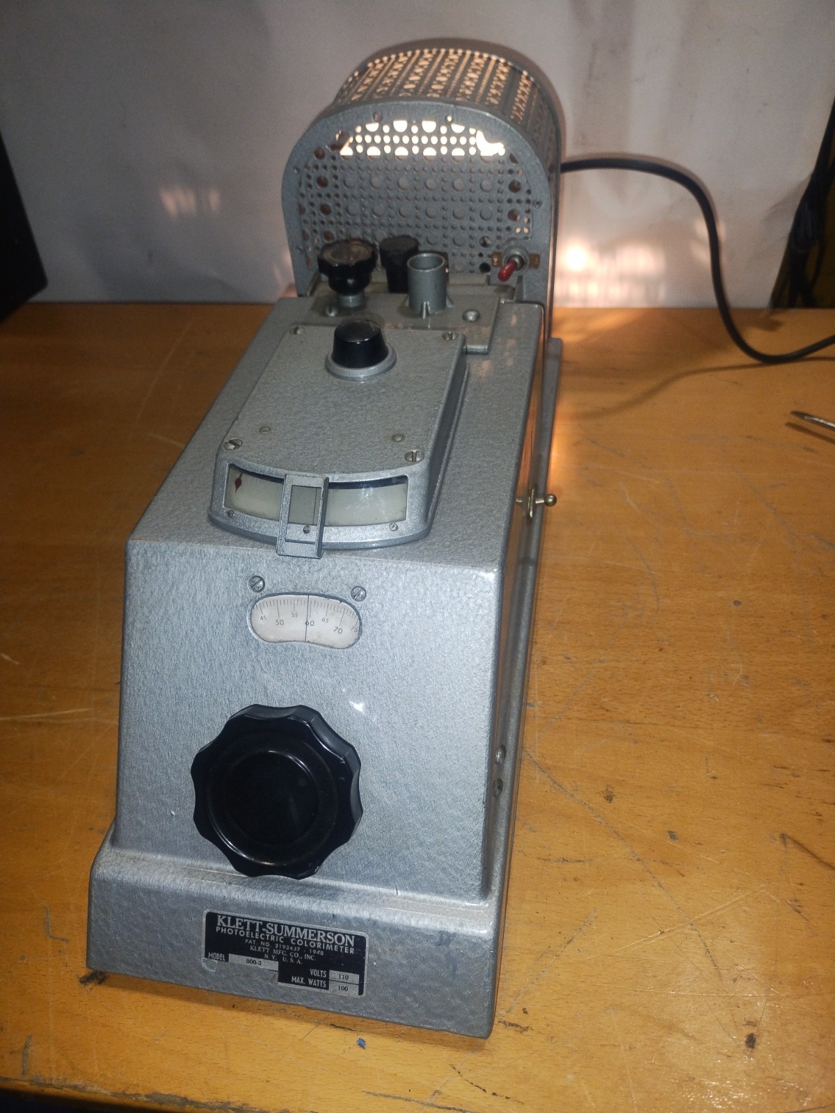 Klett-Summerson MODEL 800-3 Photoelectric Colorimeter.