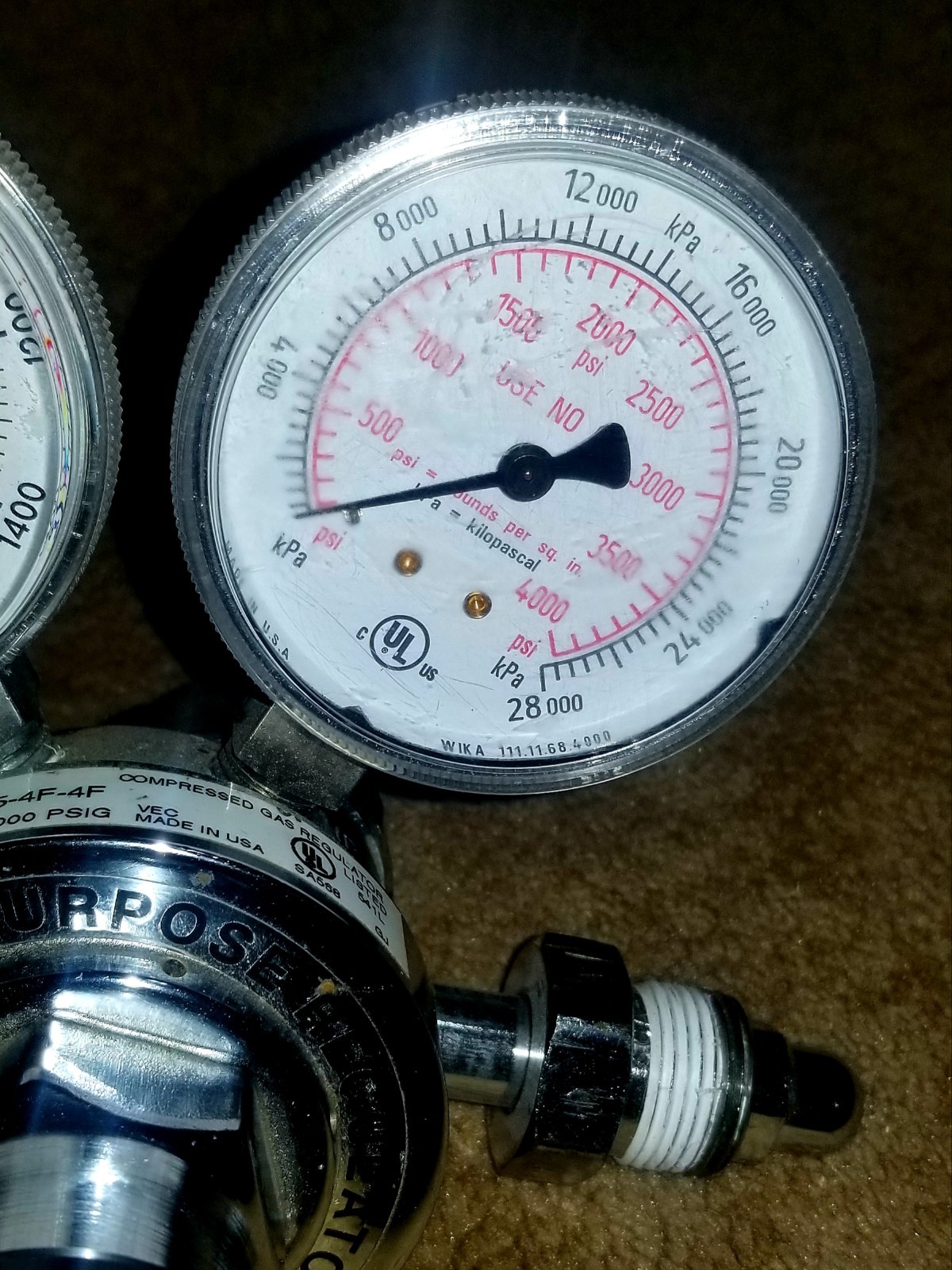LIQUIDE General Purpose Compressed Gas Air Regulator With Gages GPT270-125-4F-4F