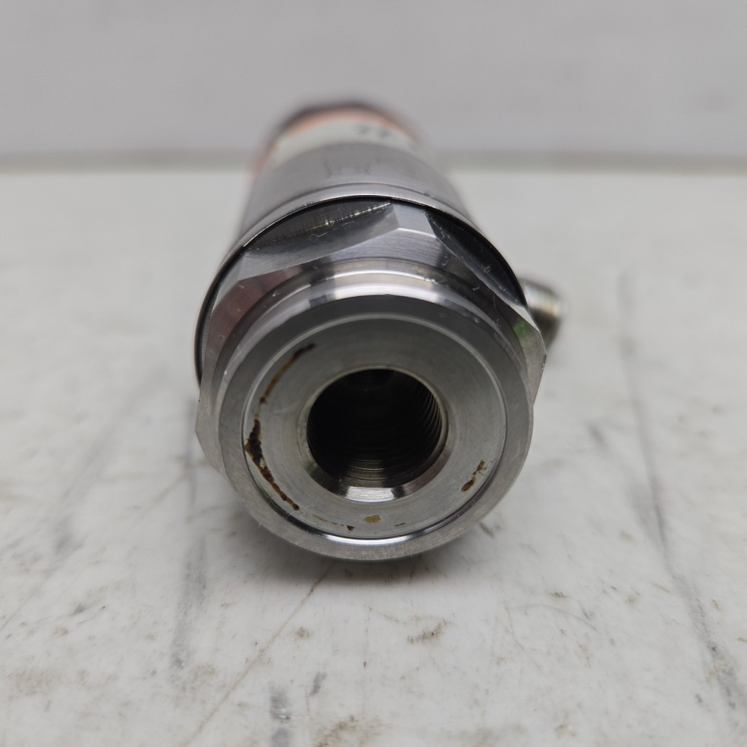 IFM PN7070 Pressure Sensor w/ Display 18-30Vdc 80MPa 0-400 Bar Used *READ*