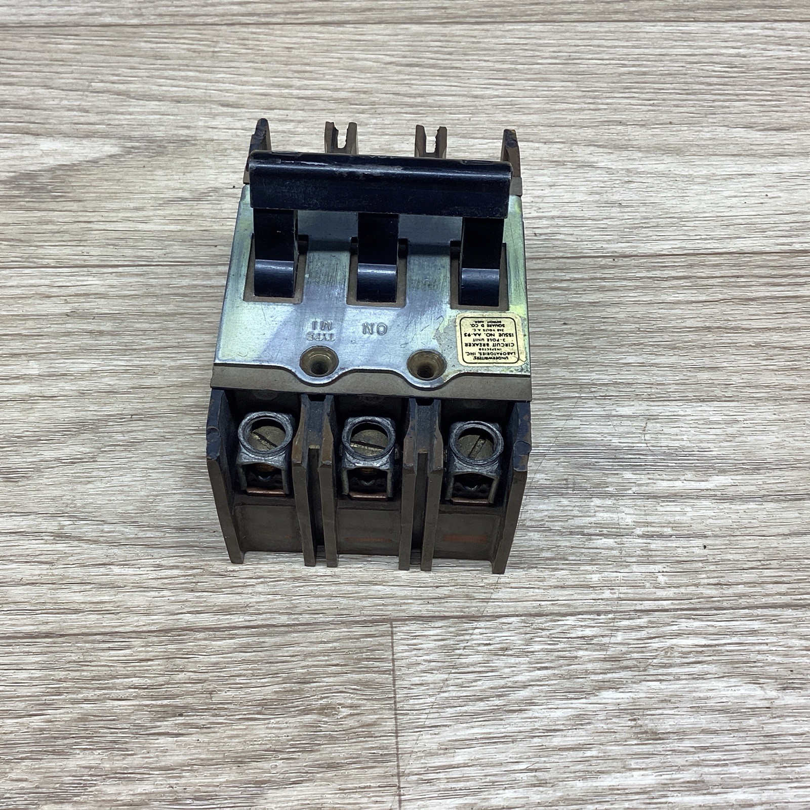 SQUARE D 40 AMP 3 POLE TYPE M1 AA-95 0-224092 CIRCUIT BREAKER #819PT154*CO