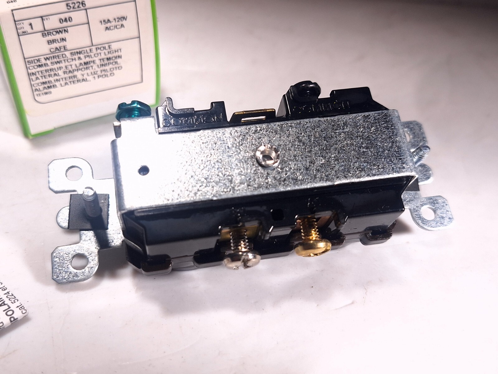 LEVITON 5226 TOGGLE SWITCH AND PILOT LIGHT BROWN 15A 120/277V 5226