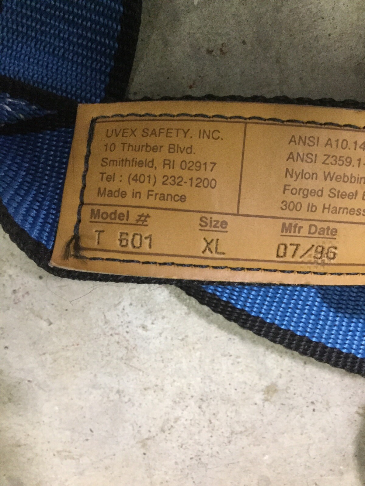 Uvex T601 Full Body Harness, XL, Tongue Buckle Leg Straps, Blue