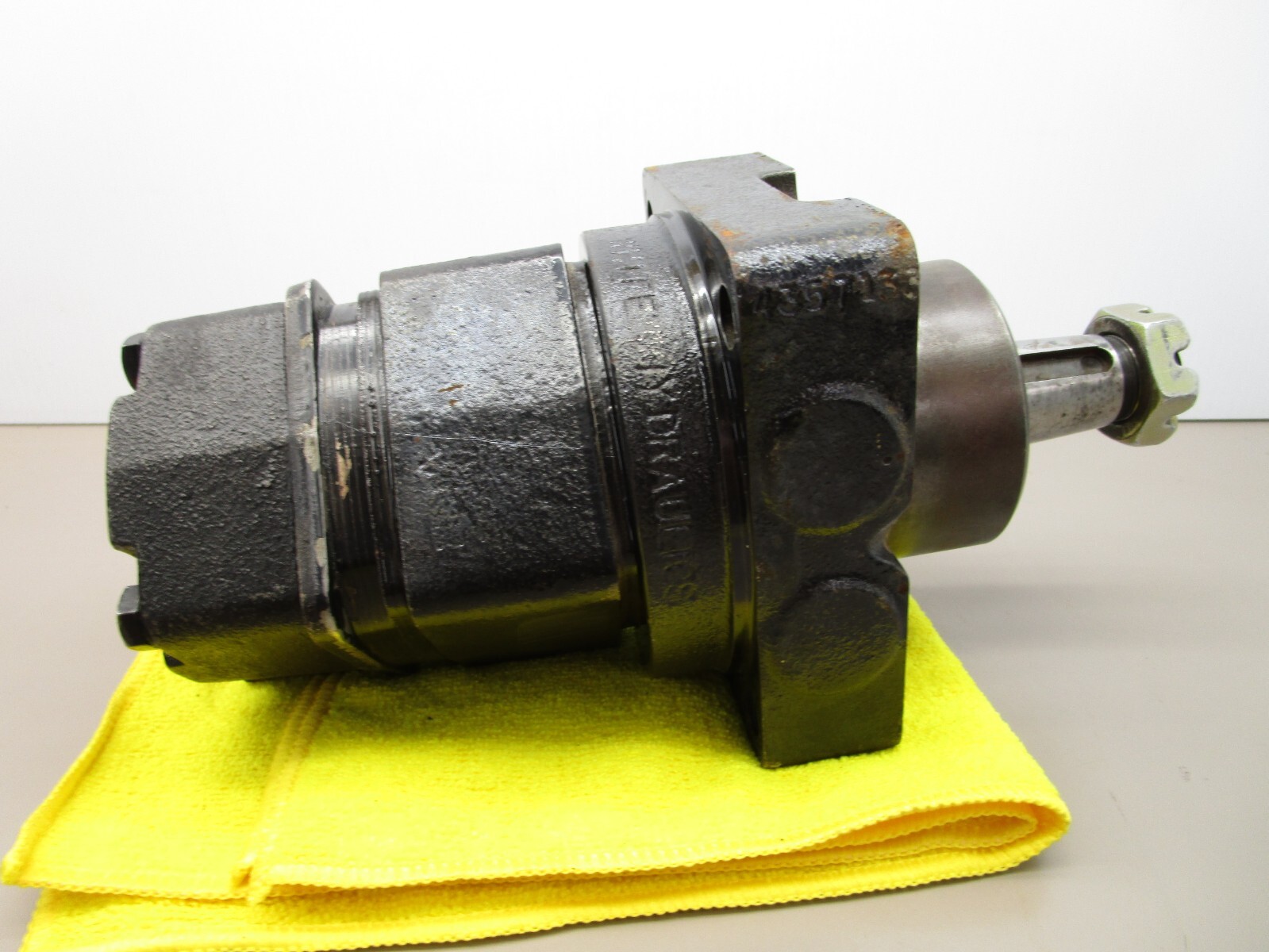 White Hydraulics HB1857537DP Hydraulic Motor 293.07cc *For Parts or Repair*