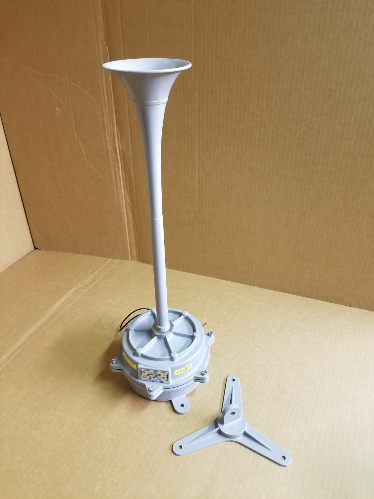 New Open Box Federal Signal 55-120-1 Resonating Horn/Electric H 120VAC 52092WVS