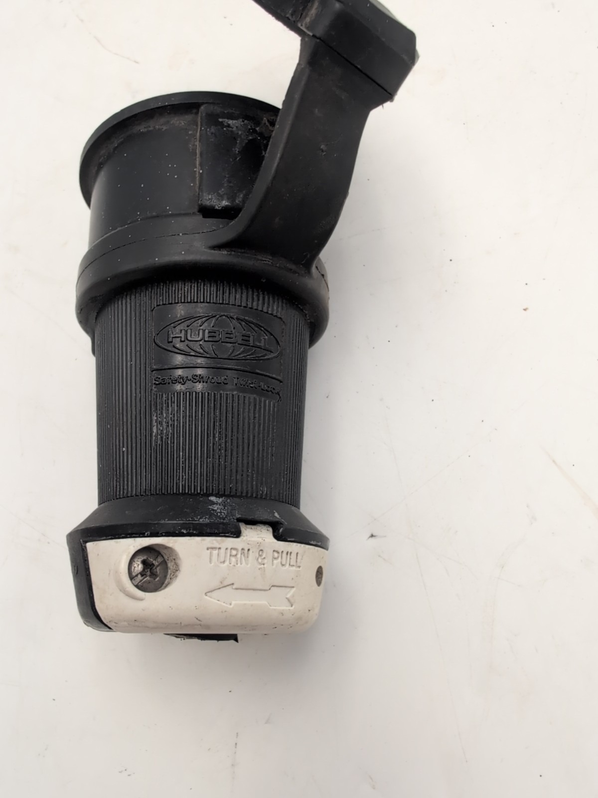 Hubble Female Locking Device Connector W/Watertight Shroud 20A, 125V, HBL2313SW