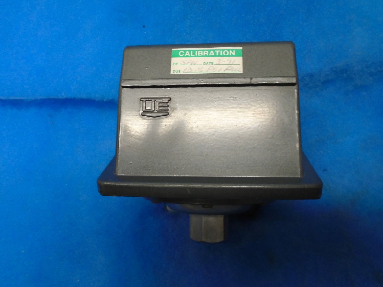UNITED ELECTRIC CONTROLS J400-553 480VAC PRESSURE SWITCH CONTROLLER 1 YR WARRANT