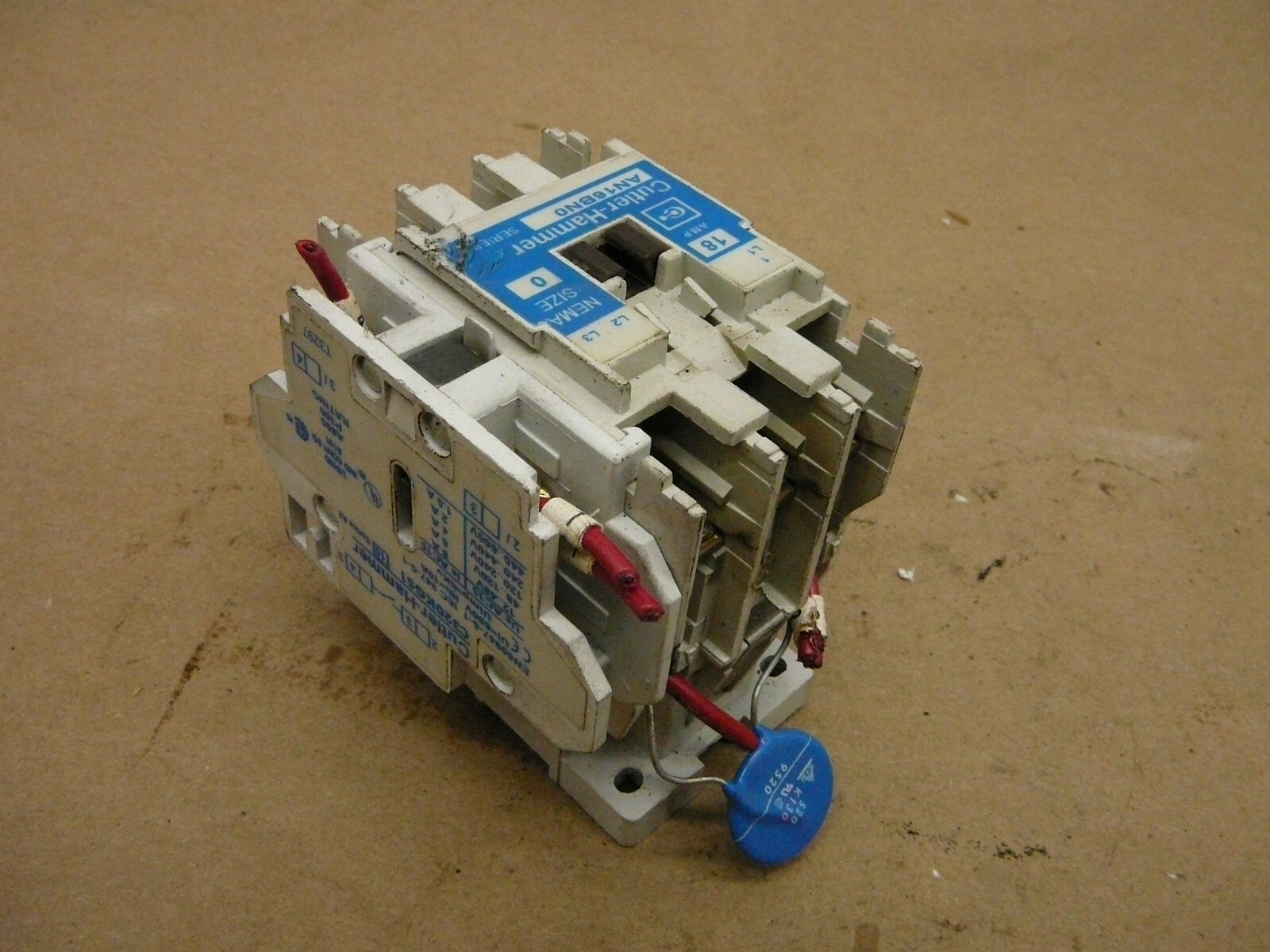 CUTLER HAMMER MOTOR STARTER AN16BN0 SIZE 0 W/AUX CONTACT C320KGS1 18A 600V