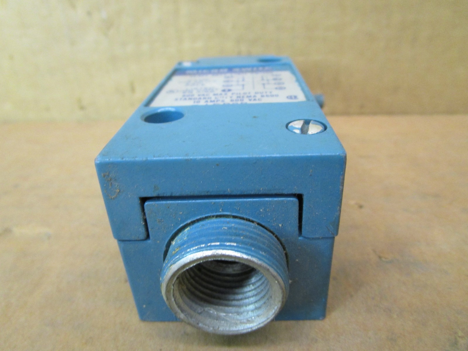 Micro Switch LSP2B Heavy Duty Limit Switch 10 AMPS 600 VAC 51395LR
