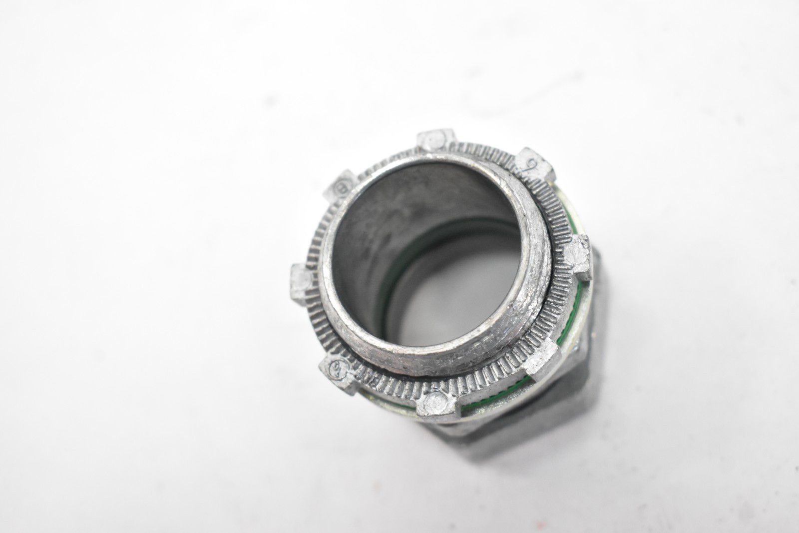 Lot of 5 Raintight Liqua-Seal Connectors 1″ Dia Threaded Union Connectors