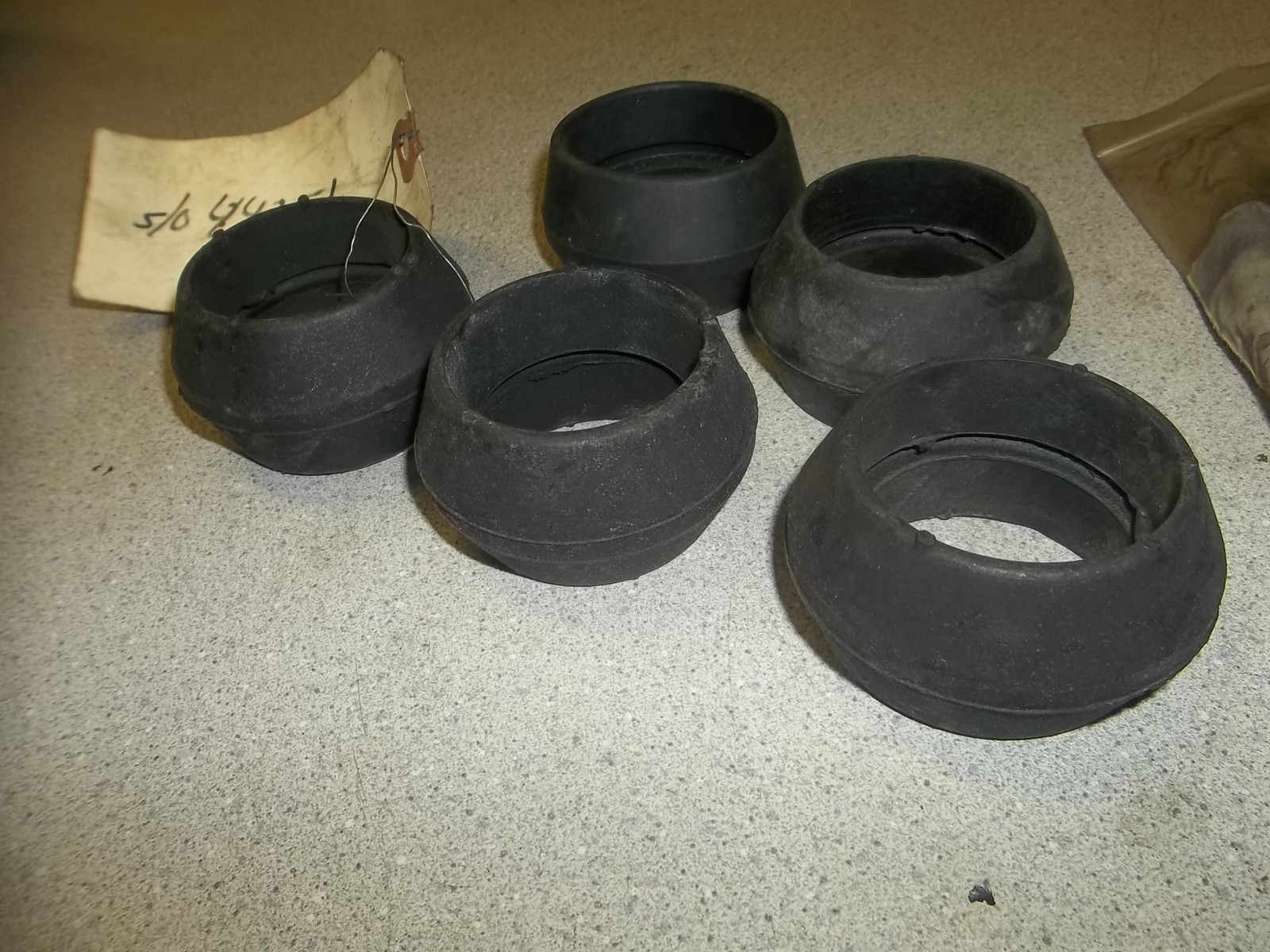 NEW Rubber Collar Seals A19046D 44251, Lot of 5 *FREE SHIPPING*