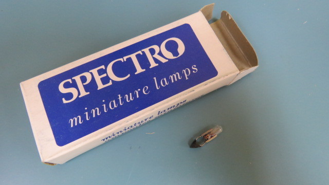 Spectro t5.5K 48V 20mA Qty of 20 per Lot Lamp;miniature light bulb; slide base;