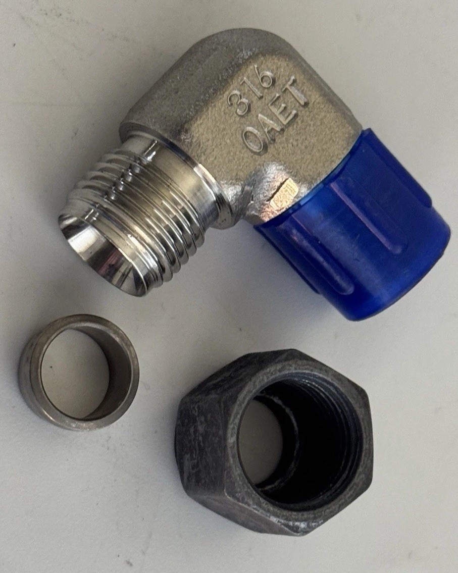 Lot of 6 Parker 316 SS OAET 3/8” Tube x 3/8” NPT Male Elbow Fittings A-LOK