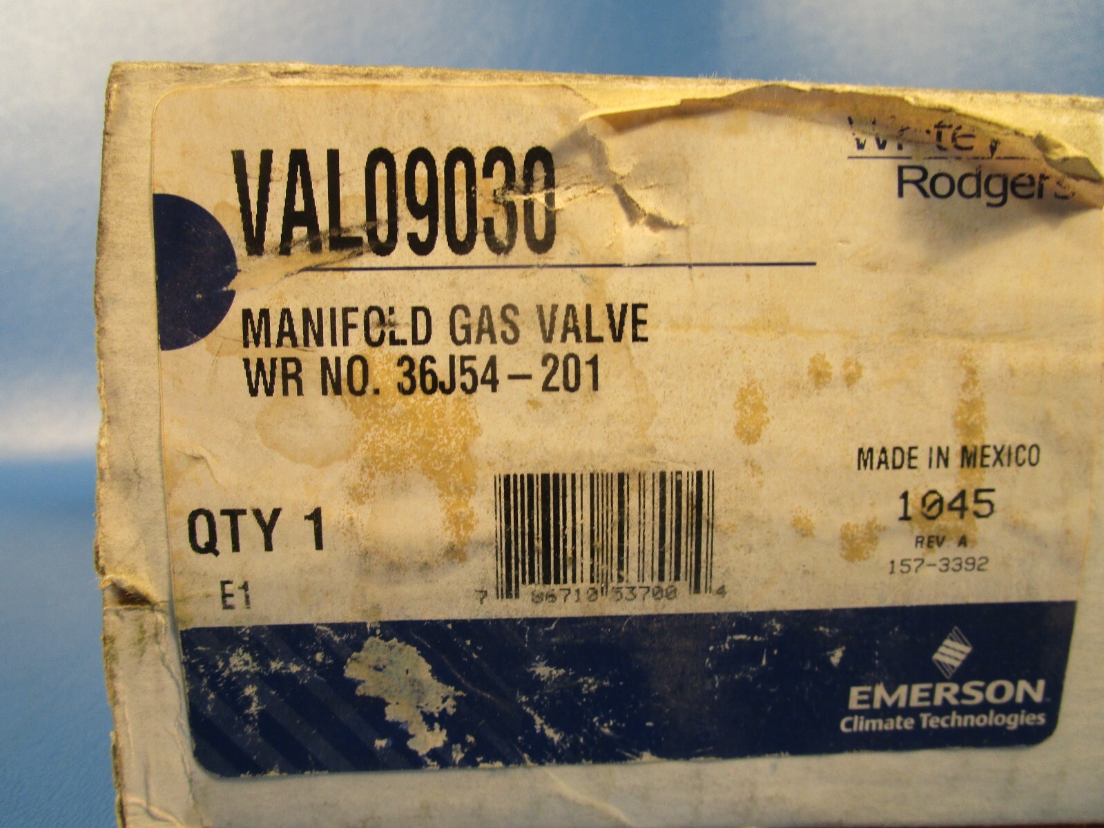 EMERSON VAL09030, Rodgers 36J54-201 Manifold Gas Valve, 1/2IN INLET, 1/2IN OUTLE